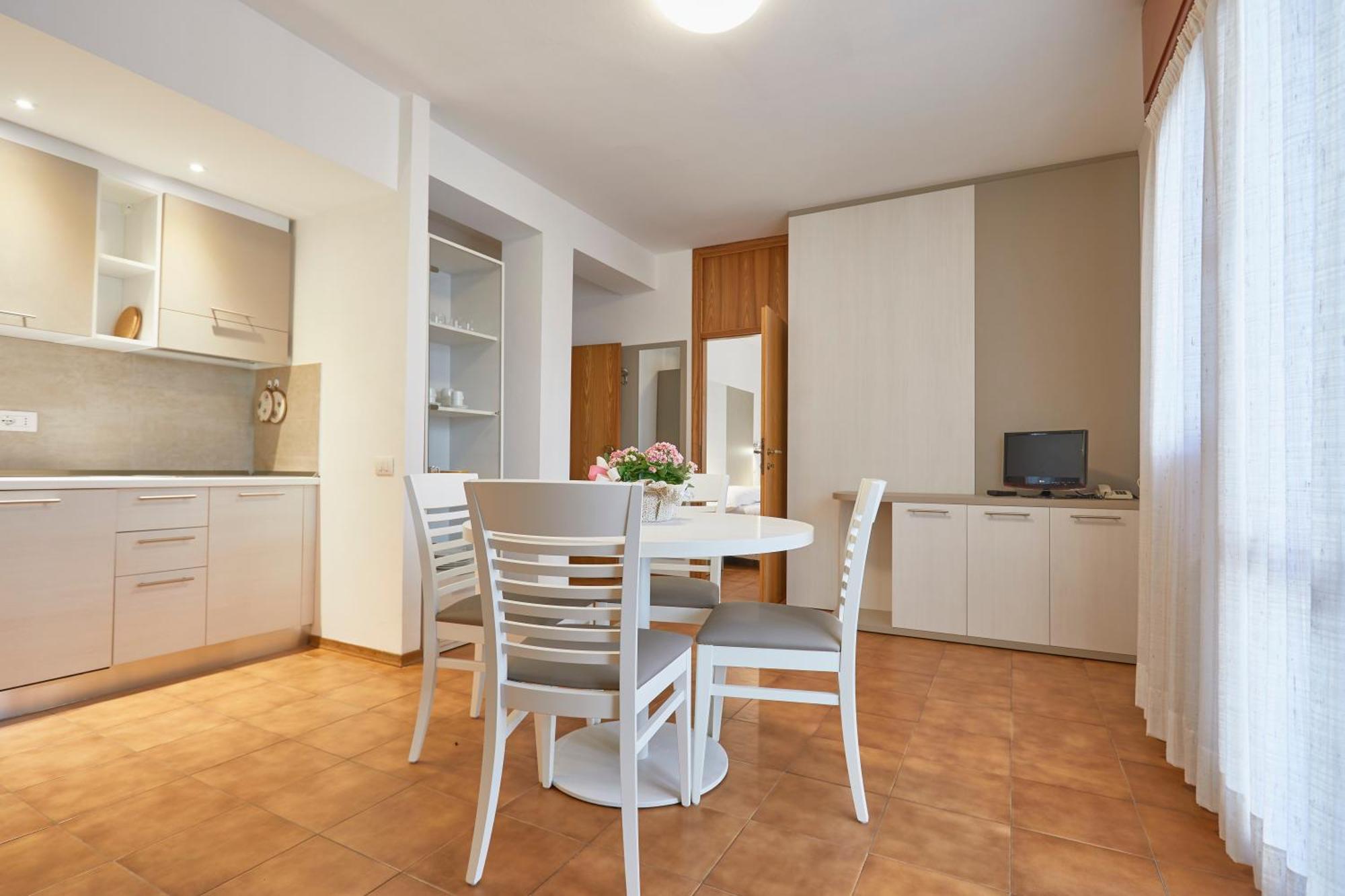 Residence Piccolo Milano Marittima Eksteriør bilde